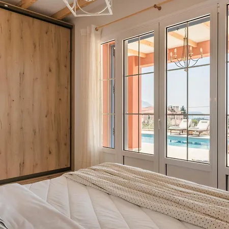 Annino In Village With Private Pool! Villa Karavádosz