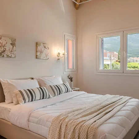 Annino In Village With Private Pool! Villa Karavádosz