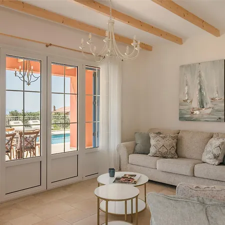 Annino In Village With Private Pool!