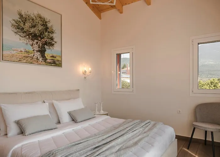 Annino In Village With Private Pool! * Каравадос