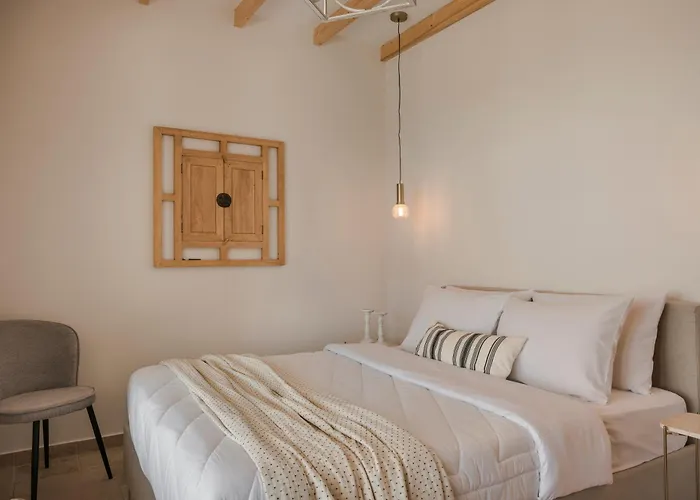 Вилла Annino In Village With Private Pool! Каравадос