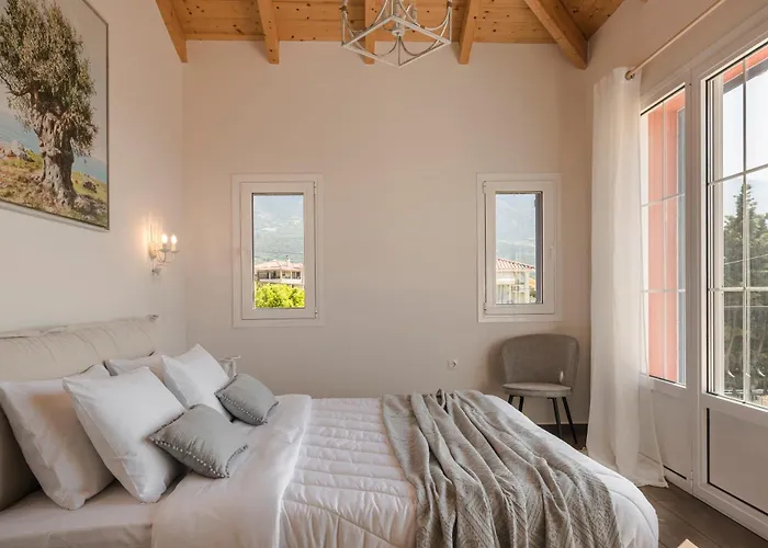 Annino In Village With Private Pool! Каравадос