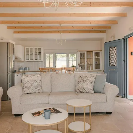 Annino In Village With Private Pool! Villa Karavados